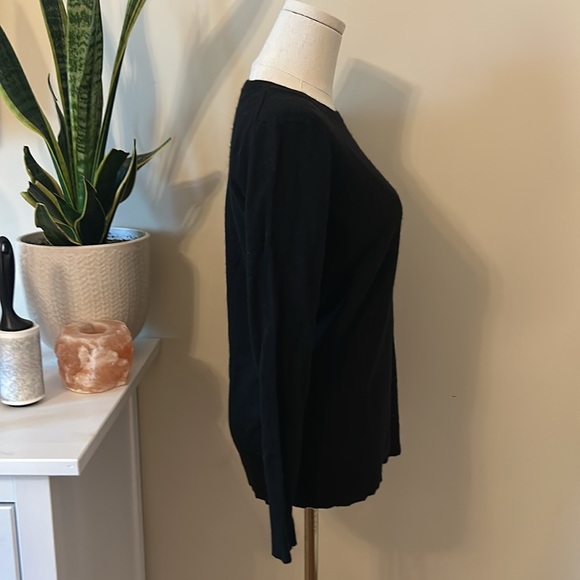 Banana Republic Black, Marino wool sweater size medium boat neck - Picture 2 of 8